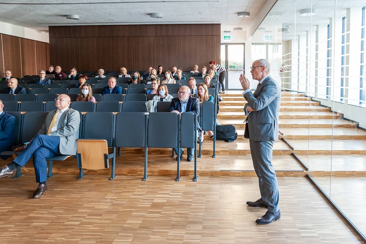 Prof. Piotr Ponikowski umedwroc
