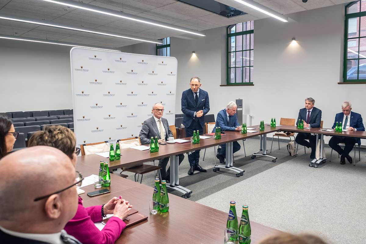 KRWUIO UMW